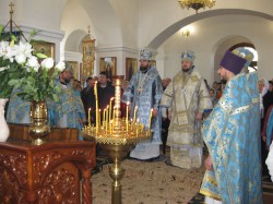 Престольный праздник в Свято-Покровском храме г. Доброполья. Архирейское богослужение